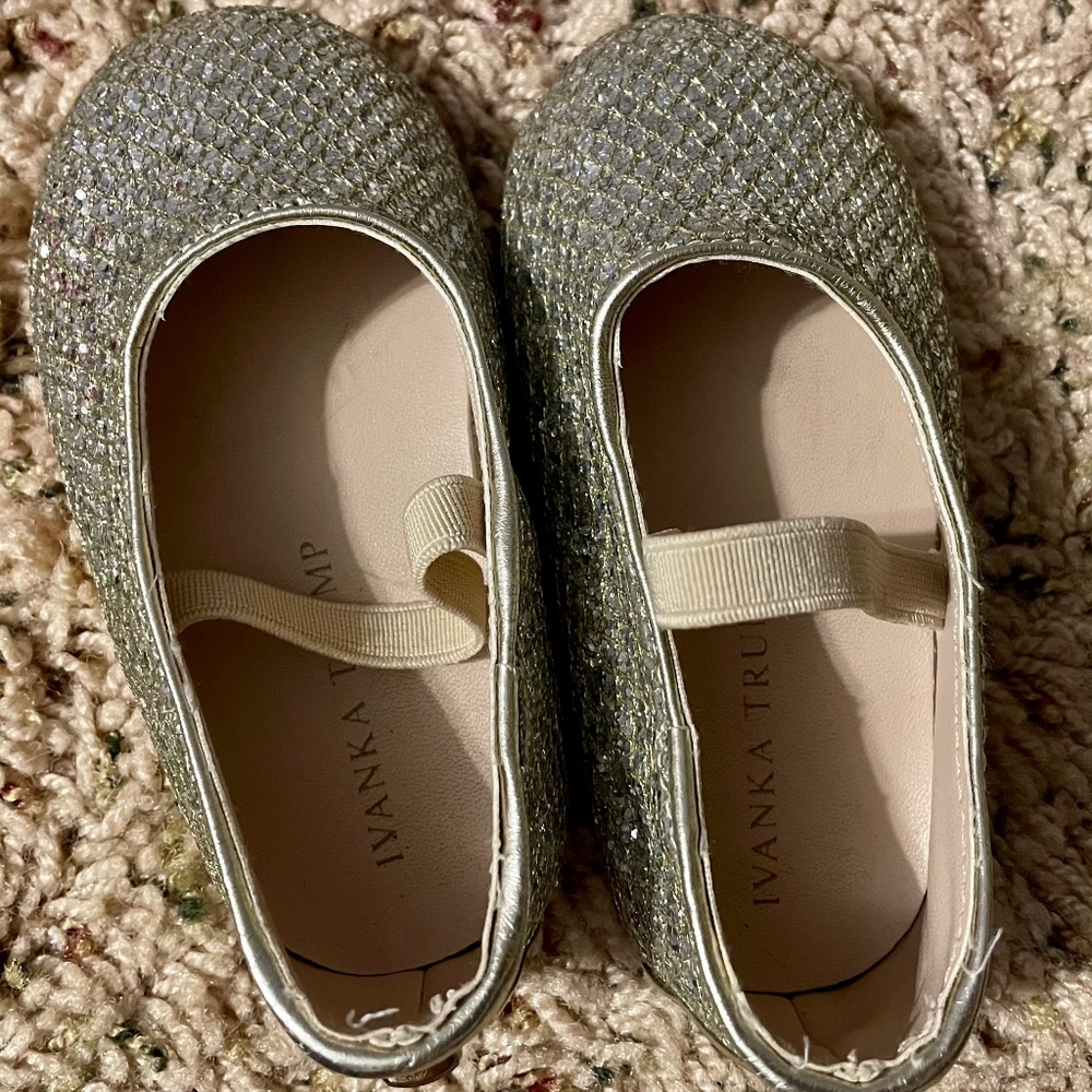 Gold toddler ballet flats size 4 (Ivanka Trump)